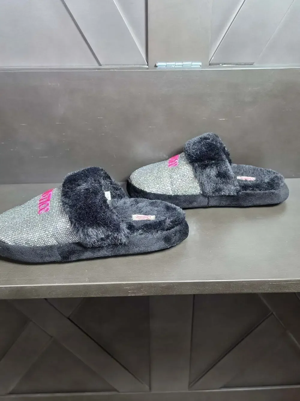 Justice Girls 2-3 Sparkle Faux-Fur Slippers - Black/silver with Pink Logo